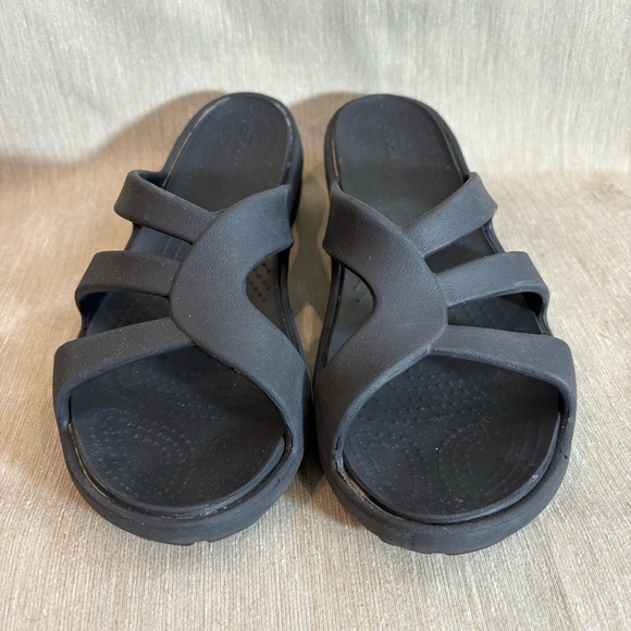 CROCS Sz 9 Sanrah Lightweight Cross Strap Low Platform Slip On Slides - Picture 2 of 8